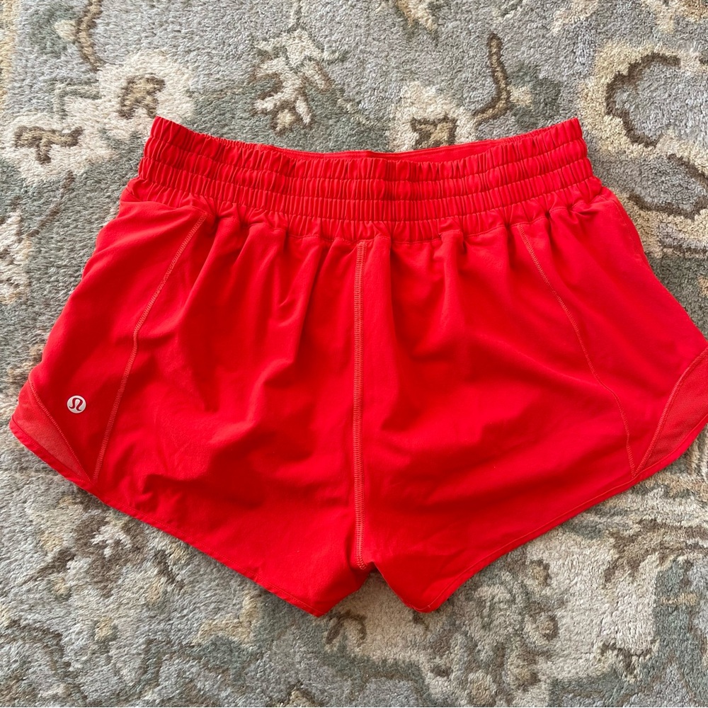 ❌SOLD❌Lululemon Hotty Hot High Rise Hot Heat Shorts 4” Lined - Picture 3 of 7